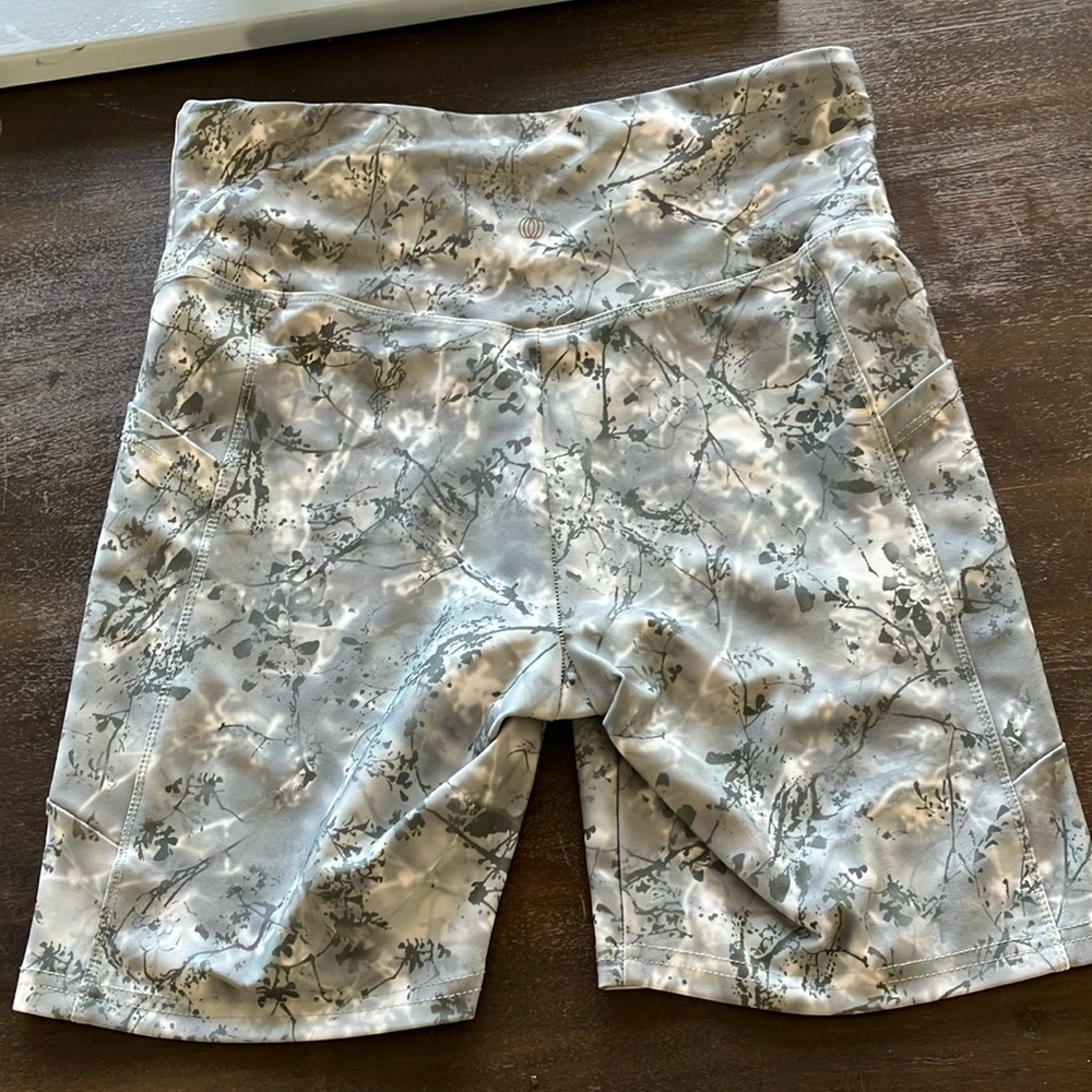 2 Balance Collection Gray and Green Bike Shorts - Picture 4 of 8
